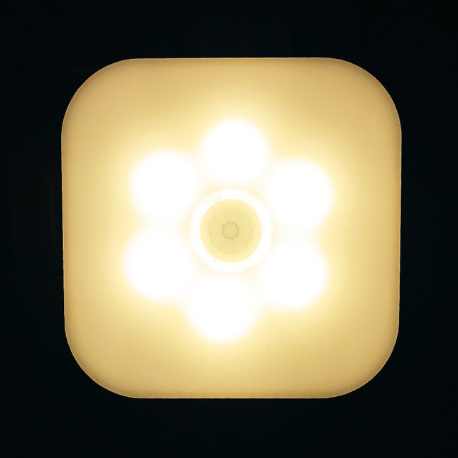Luz para enchufe con sensor movimiento