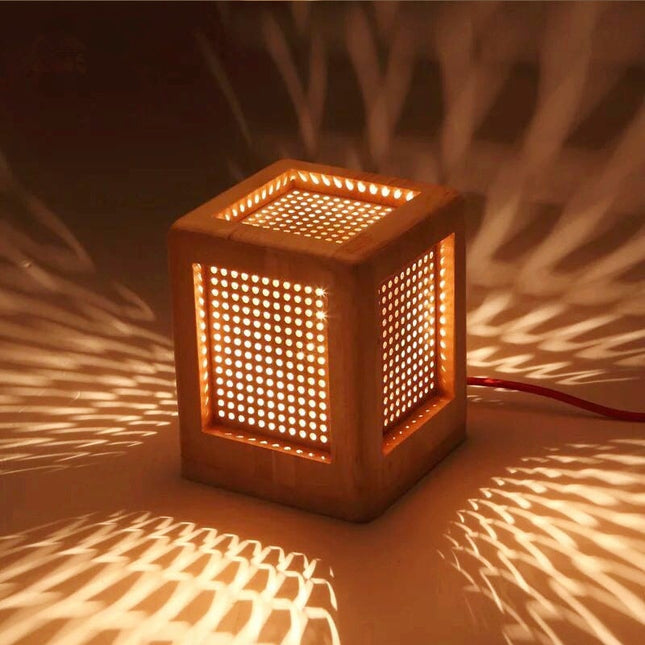 Lámpara de mesita cuadrada madera