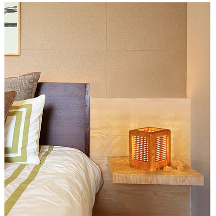 Lámpara de mesita cuadrada madera