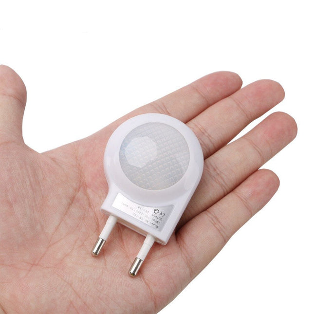 Mini luz enchufe con sensor automático