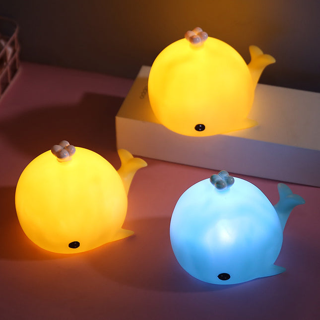 Luz quitamiedos infantil ballena recargable