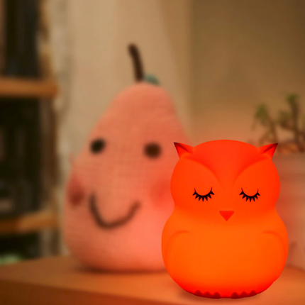 Luz quitamiedos búho recargable con mando