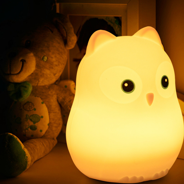 Luz quitamiedos búho silicona con mando