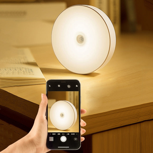Luz nocturna LED con sensor de movimiento